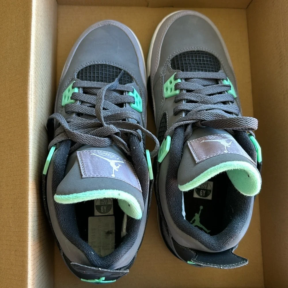 Jordan 4 Retro - Picture 1 of 6
